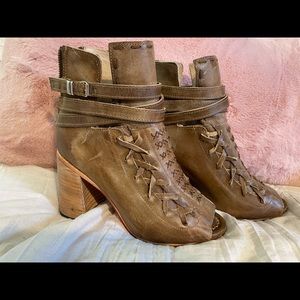 FREEBIRDS Eagle Booties